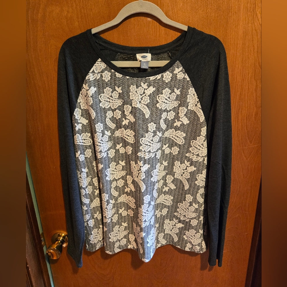 Women's Old Navy Long Sleeve Lace Front Top Size XL